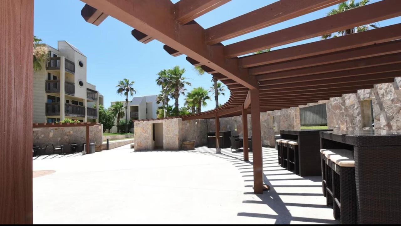 Ocean Breeze Retreat 2Bed 2Bath, Heated Pool! Lägenhet South Padre Island Exteriör bild