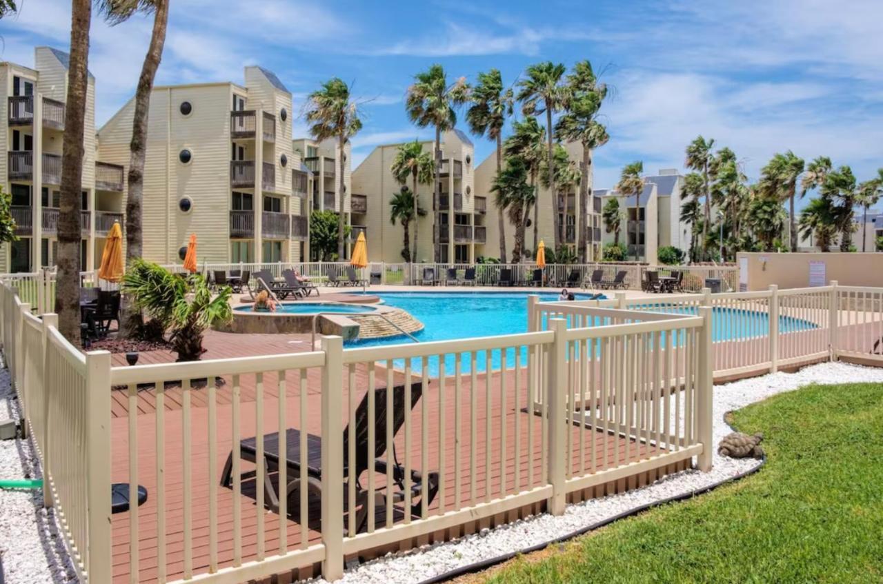 Ocean Breeze Retreat 2Bed 2Bath, Heated Pool! Lägenhet South Padre Island Exteriör bild
